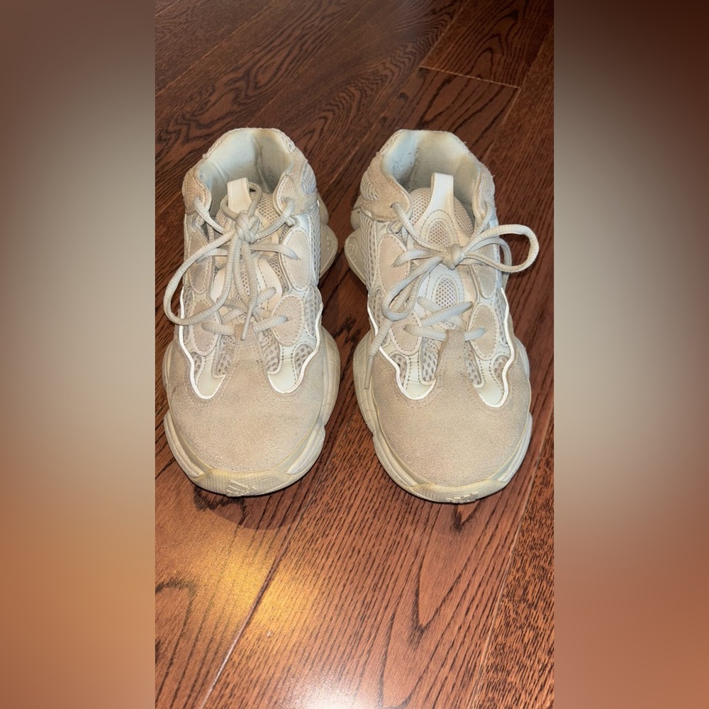 Yeezy 500 Size US7 UK6.5 FR40 good used condition